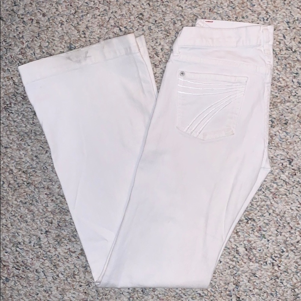 White Dojo 7 For All Mankind jeans. Size 26